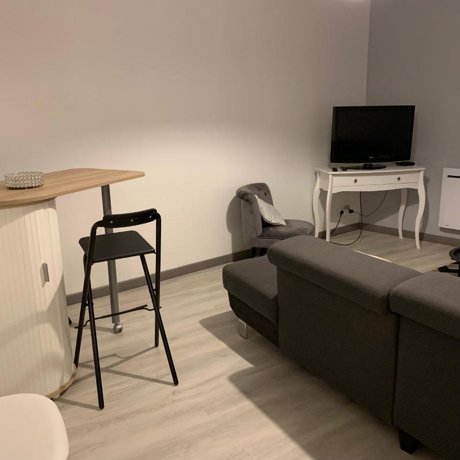 Appartement 3 , Proche De Toutes Commodités